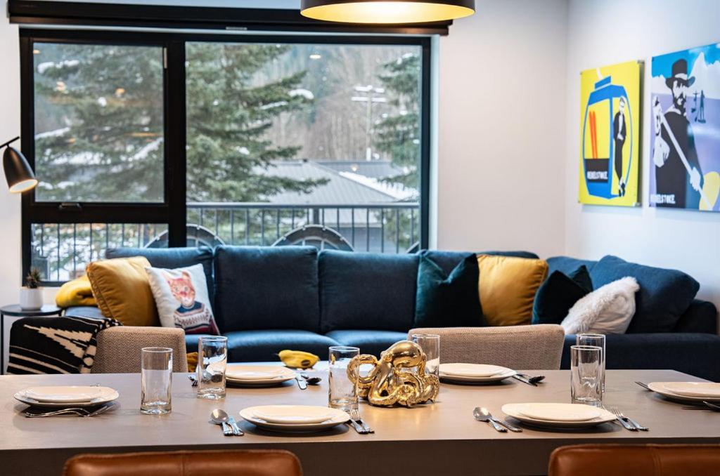 Revel In The Stoke By Revelstoke Vacations Appartement Buitenkant foto